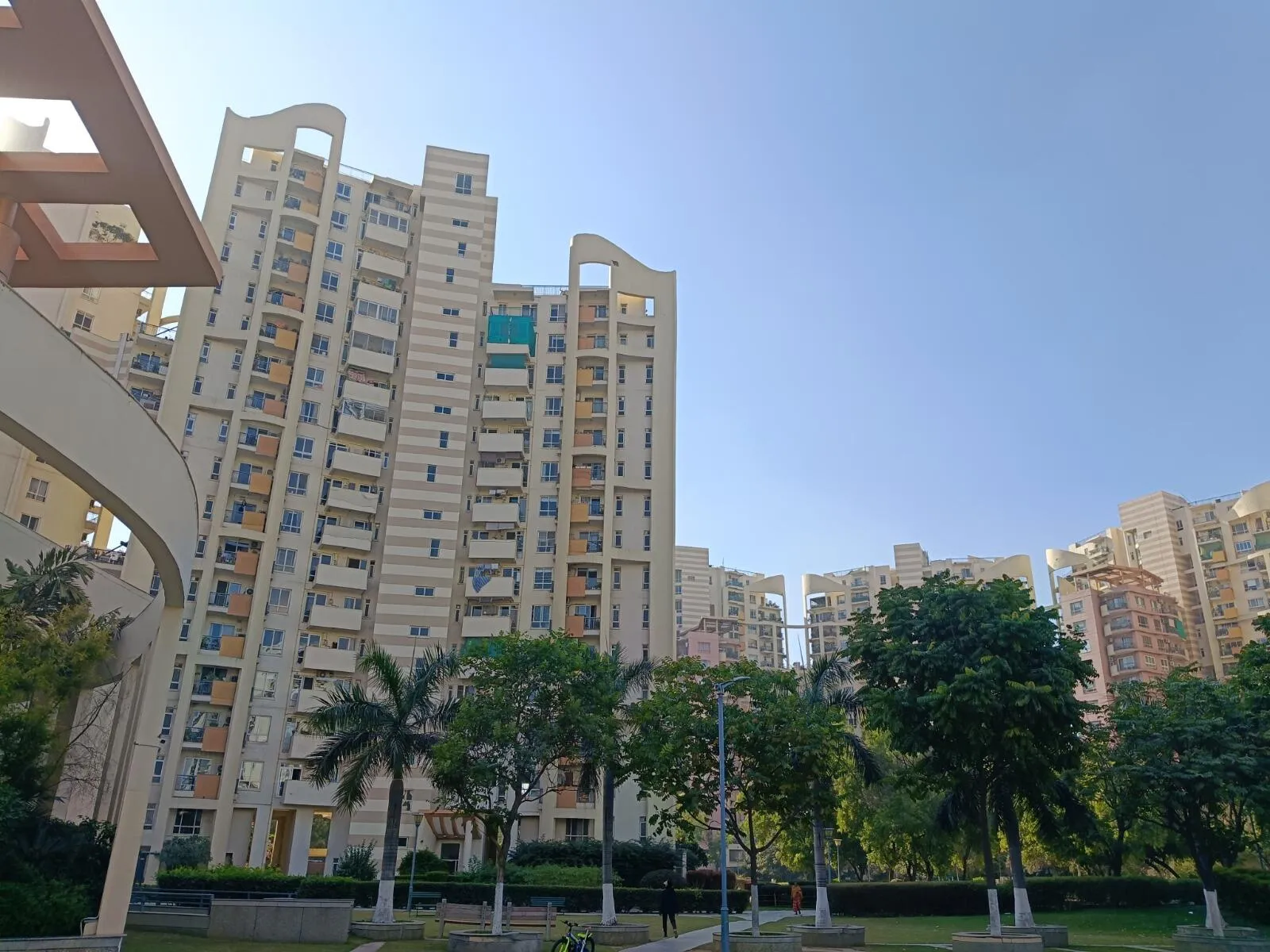 Flats for Rent in Unitech Close South Gurgaon